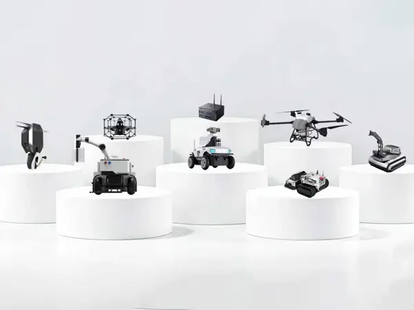Tianjin Weide Aviation utdyper scenesamarbeidet, og lander flere praktiske prosjekter for belte-/hjuldrevne chassis og veggklatreroboter